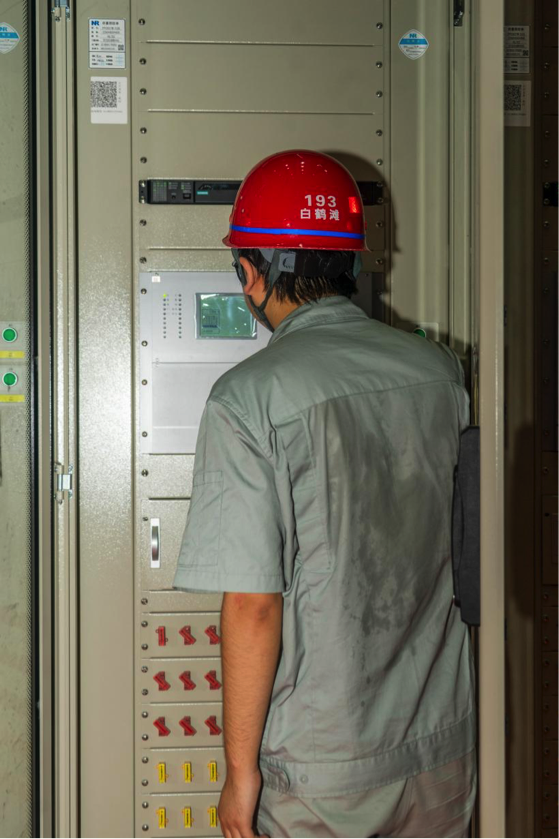 迎戰(zhàn)白鶴灘水電站七一前發(fā)電 上萬(wàn)建設(shè)者端午節(jié)堅(jiān)守崗位護(hù)航大國(guó)重器